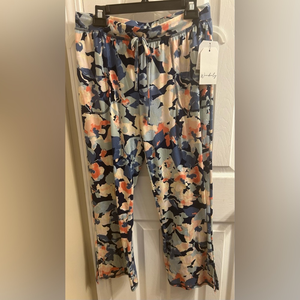Wonderly Intimates Blue and Cream Patterned Fabric